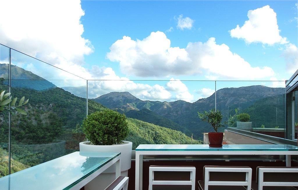 Kentrikon Hotel Lagkadia Bagian luar foto
