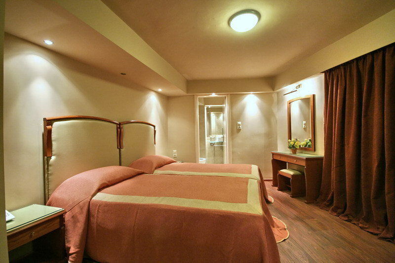 Kentrikon Hotel Lagkadia Bagian luar foto