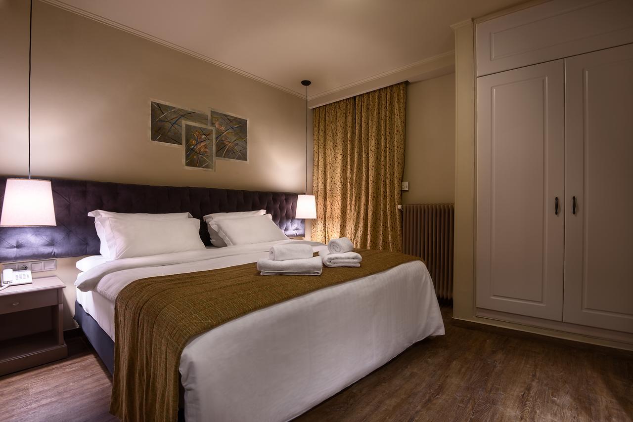 Kentrikon Hotel Lagkadia Bagian luar foto