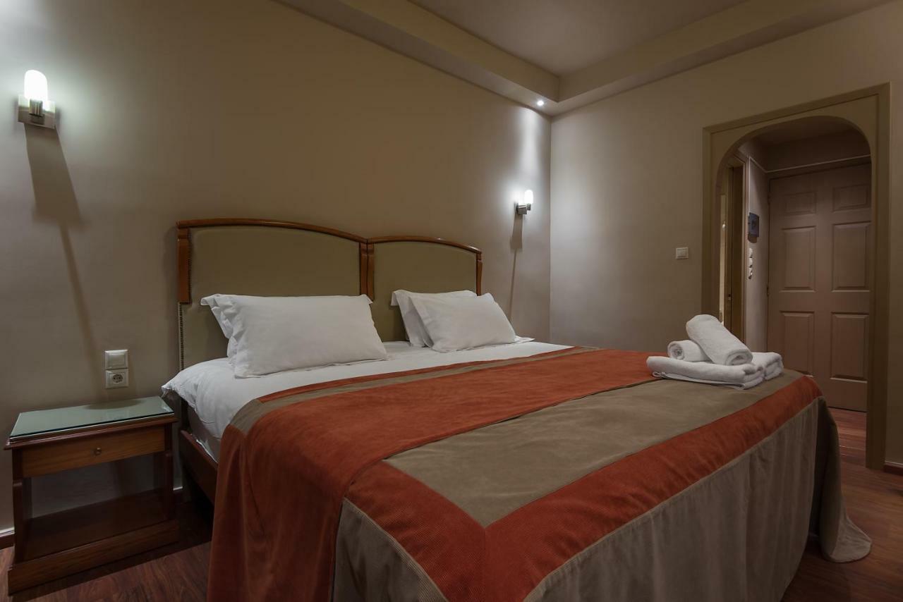 Kentrikon Hotel Lagkadia Bagian luar foto