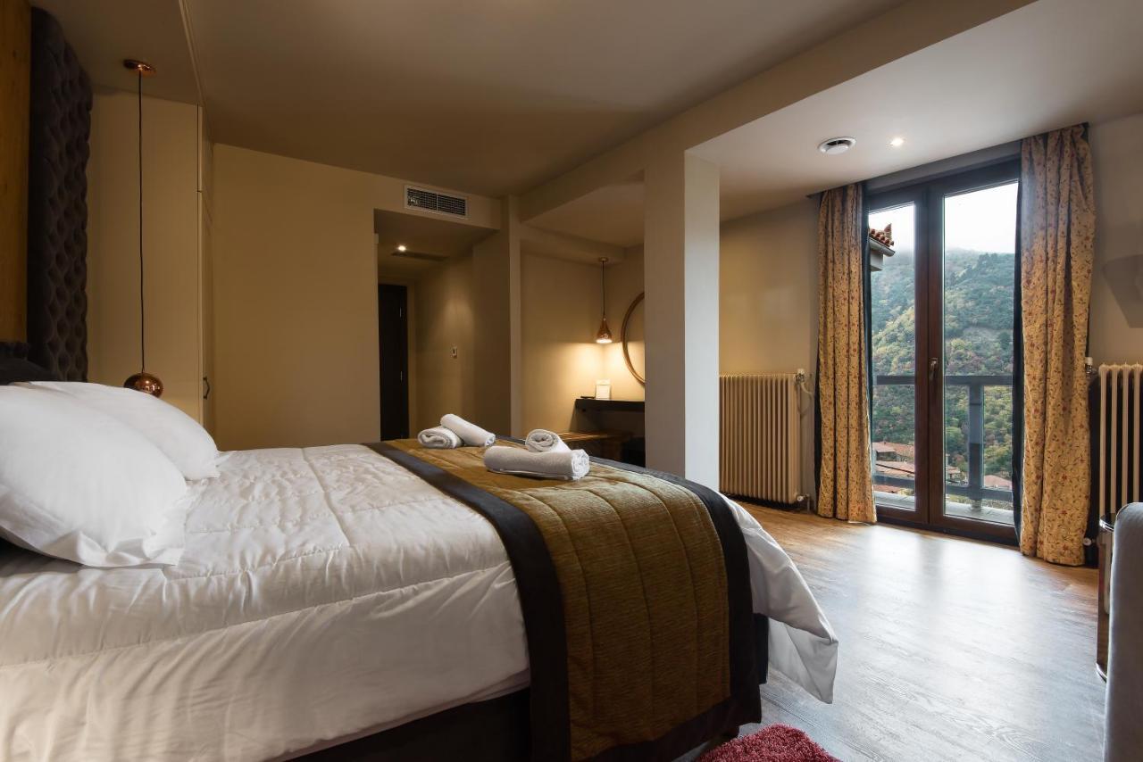 Kentrikon Hotel Lagkadia Bagian luar foto